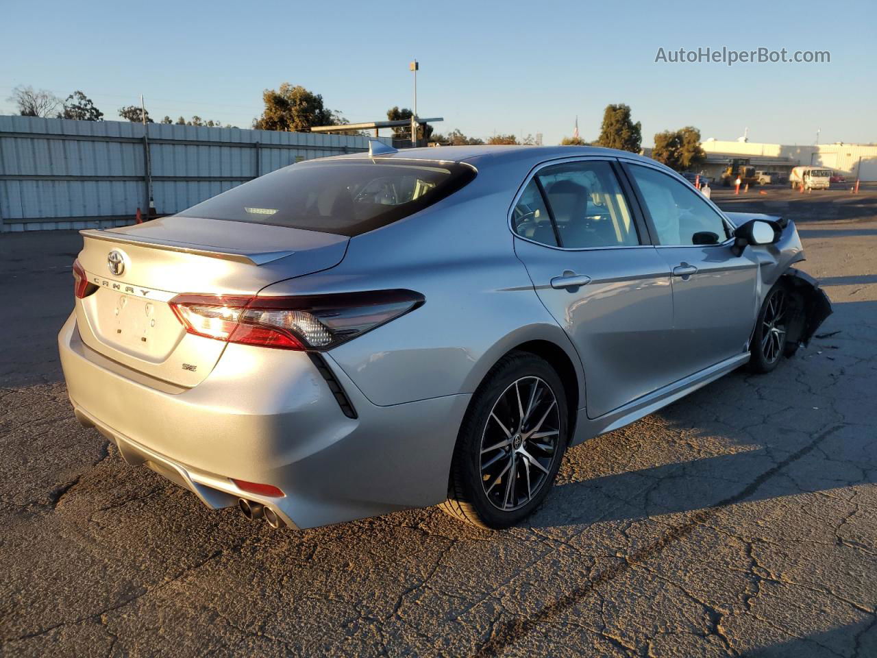 2021 Toyota Camry Se Silver vin: 4T1G11AK9MU584524