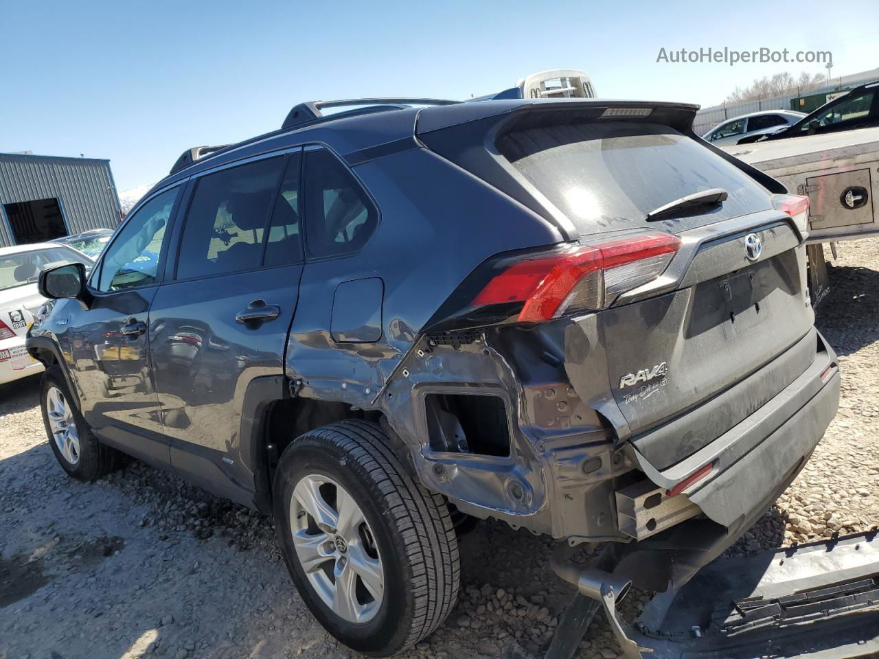 2021 Toyota Rav4 Le Silver vin: 4T3LWRFV8MU046292