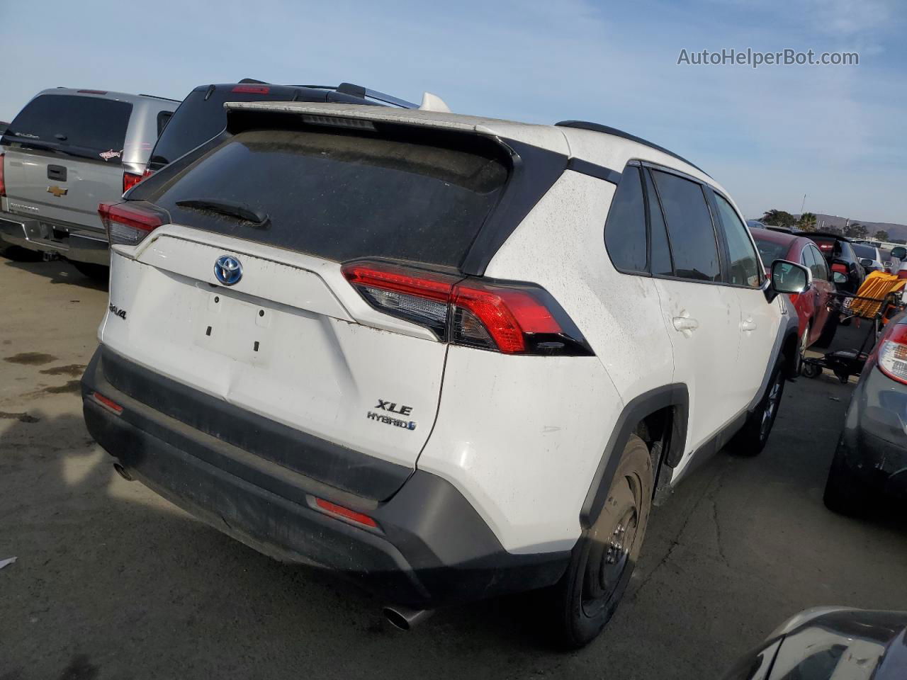 2021 Toyota Rav4 Xle Белый vin: 4T3RWRFV2MU013265