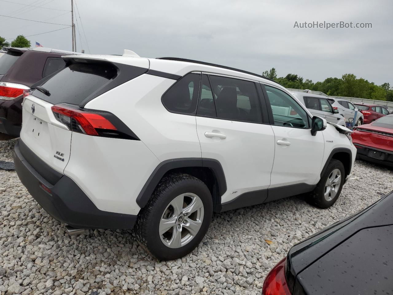 2021 Toyota Rav4 Xle White vin: 4T3RWRFV5MU013017