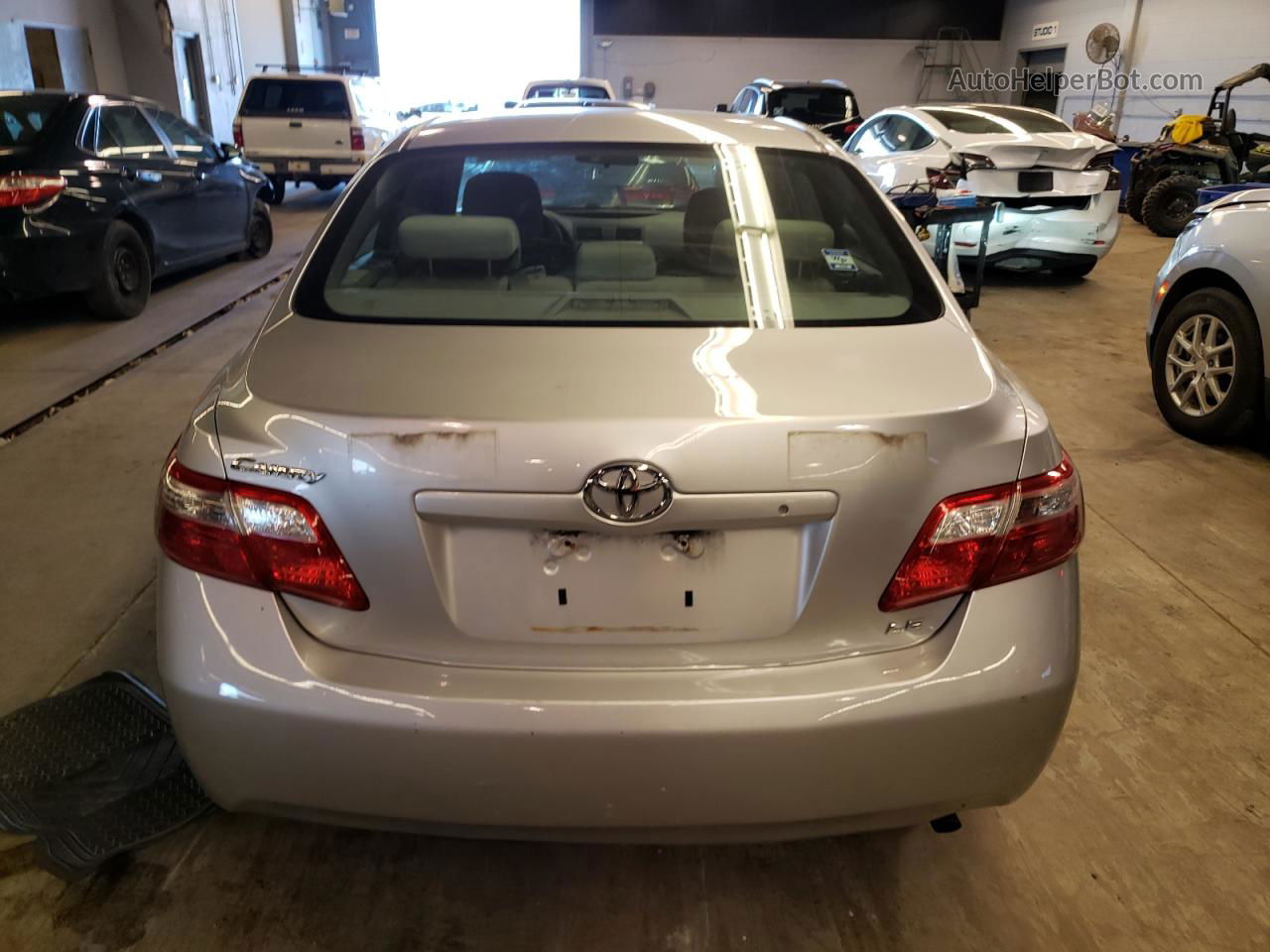 2009 Toyota Camry Base Серебряный vin: 4T4BE46K39R136298