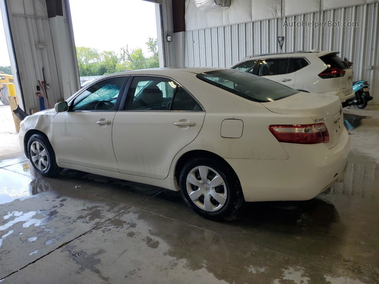 2009 Toyota Camry Base White vin: 4T4BE46K59R124024