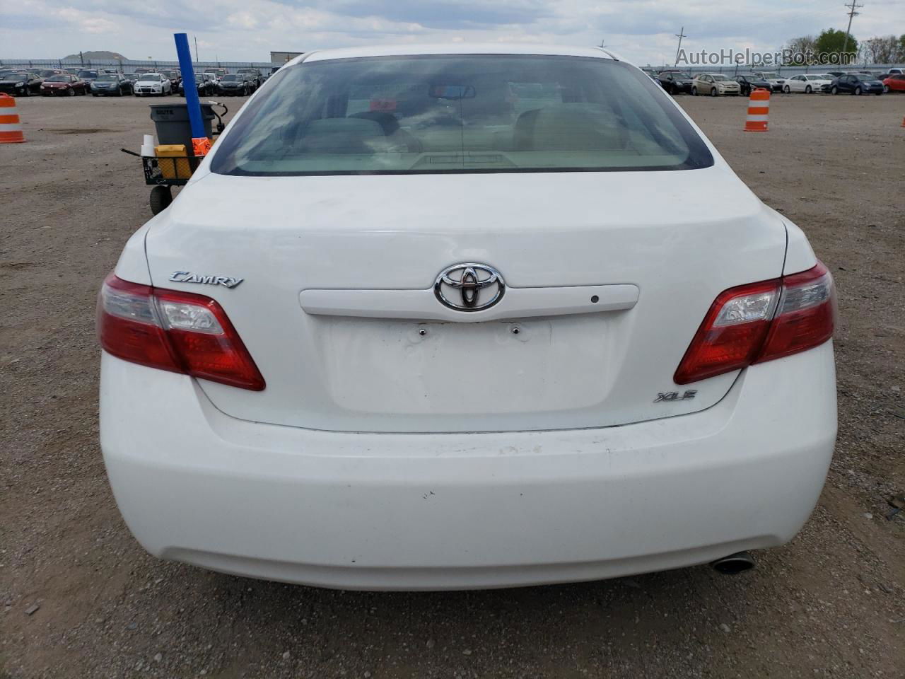 2009 Toyota Camry Base White vin: 4T4BE46K69R102341