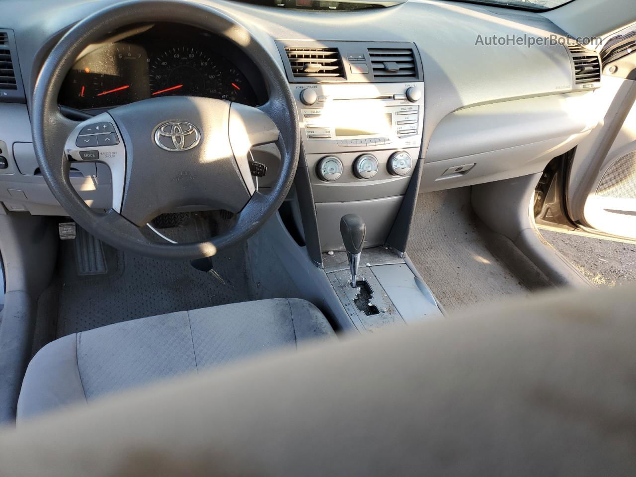 2009 Toyota Camry Base Серый vin: 4T4BE46K79R100095