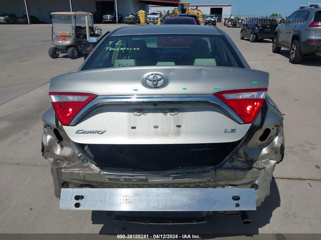 2016 Toyota Camry Le Tan vin: 4T4BF1FK0GR523013