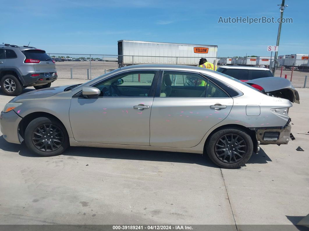 2016 Toyota Camry Le Tan vin: 4T4BF1FK0GR523013