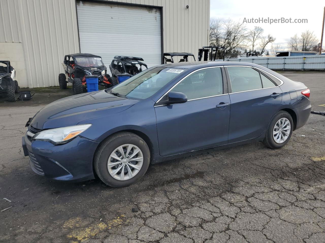 2016 Toyota Camry Le Синий vin: 4T4BF1FK0GR550602