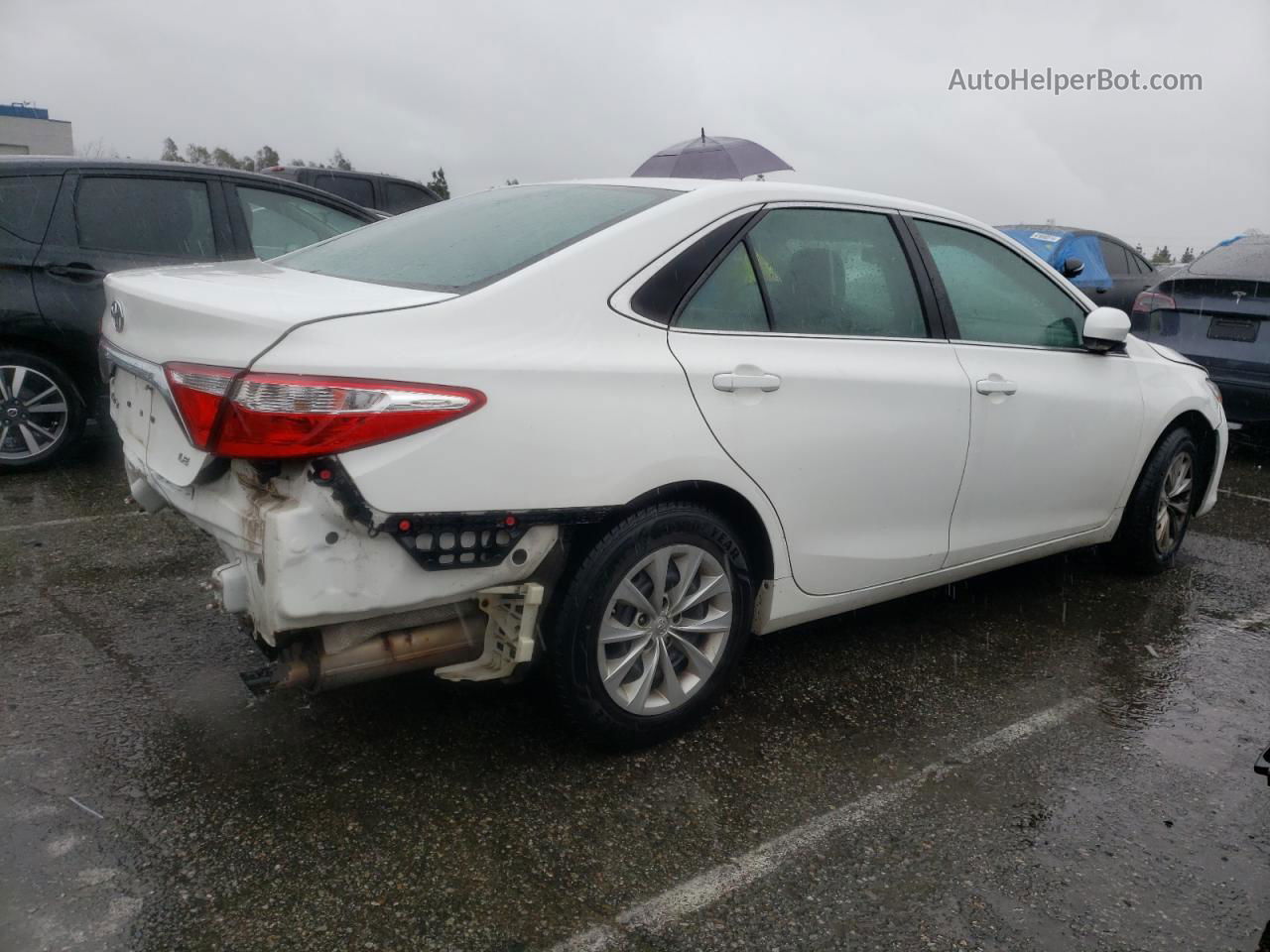 2016 Toyota Camry Le White vin: 4T4BF1FK1GR520945