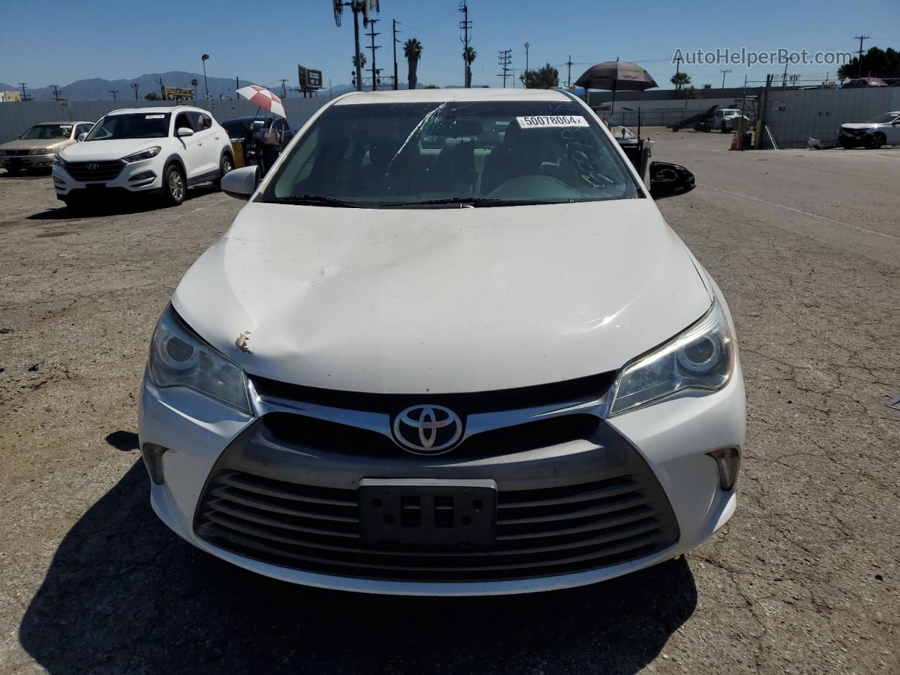 2016 Toyota Camry Le White vin: 4T4BF1FK2GR517150