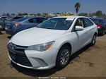 2016 Toyota Camry Le White vin: 4T4BF1FK2GR557017