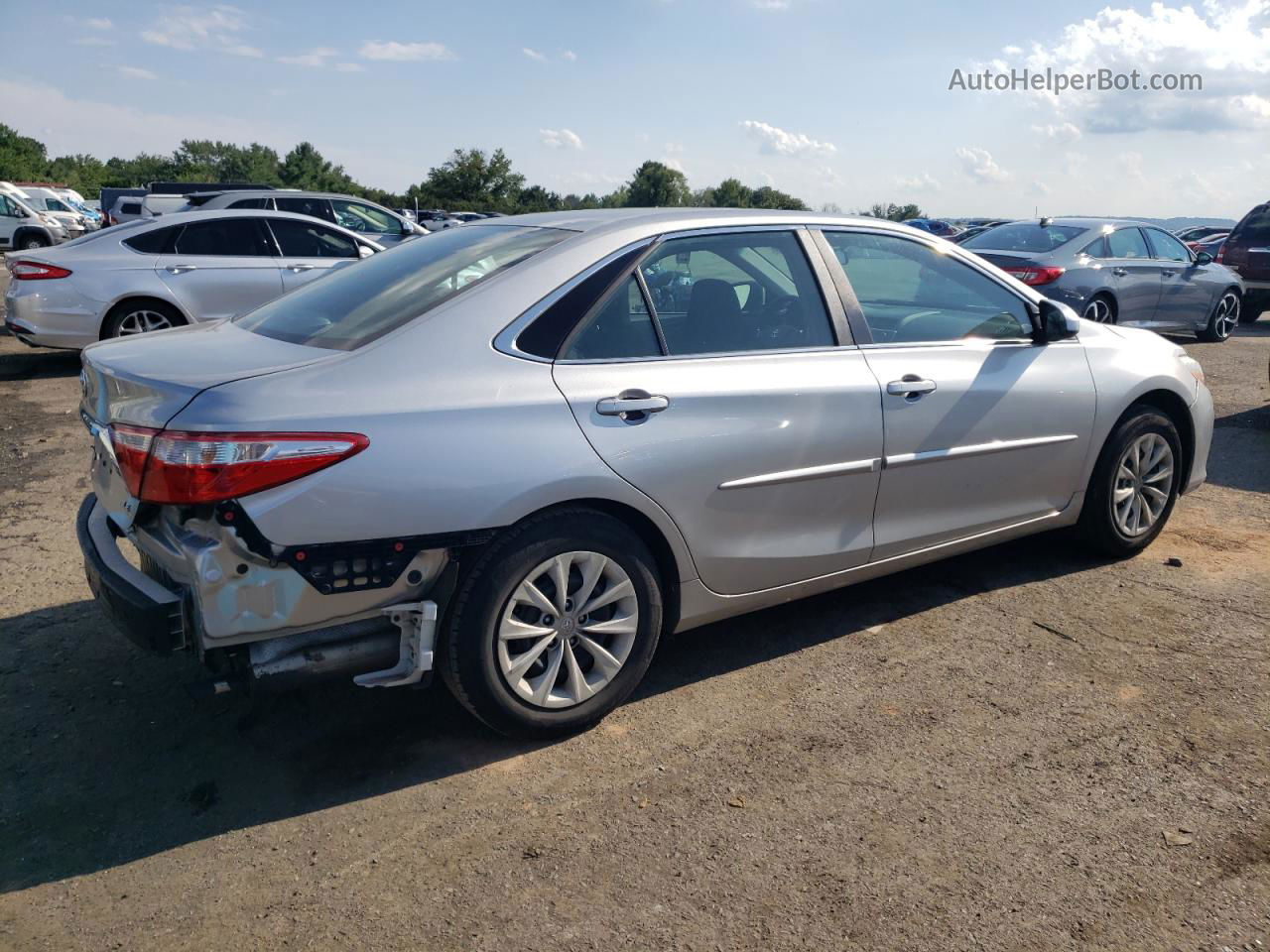 2016 Toyota Camry Le Silver vin: 4T4BF1FK2GR563223