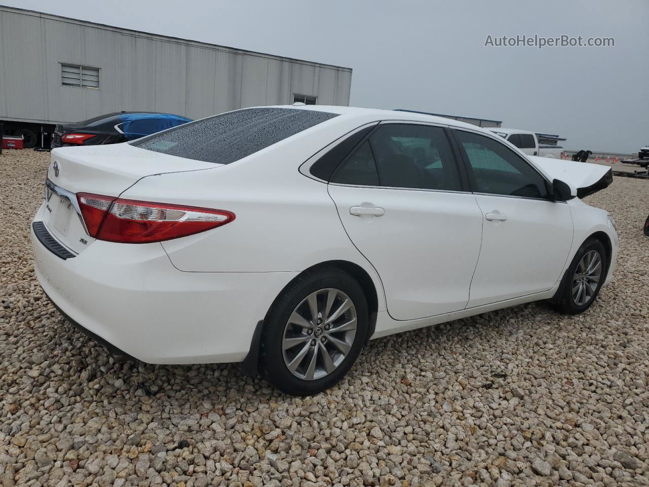 2016 Toyota Camry Le White vin: 4T4BF1FK3GR537598