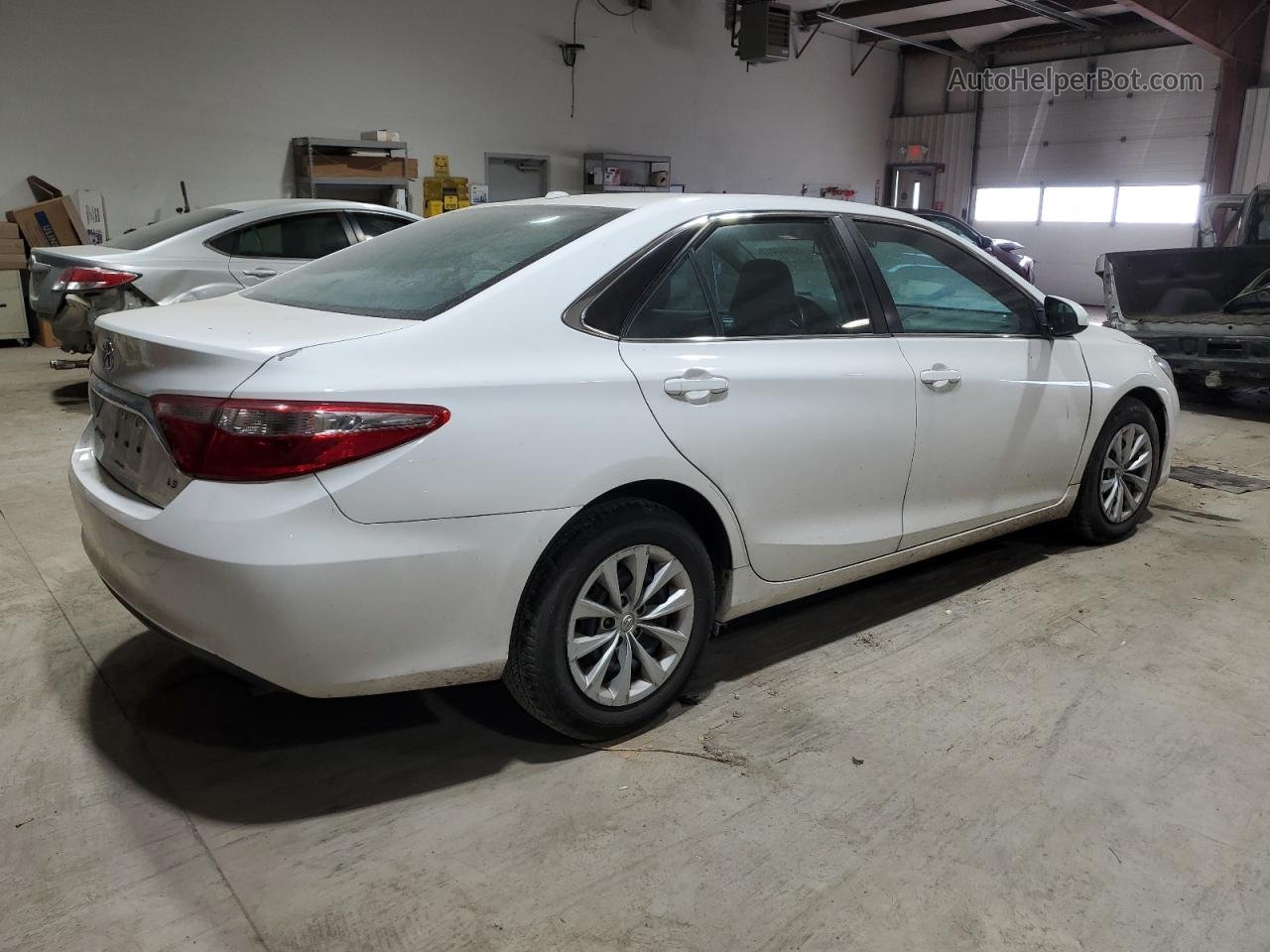 2016 Toyota Camry Le White vin: 4T4BF1FK3GR545233