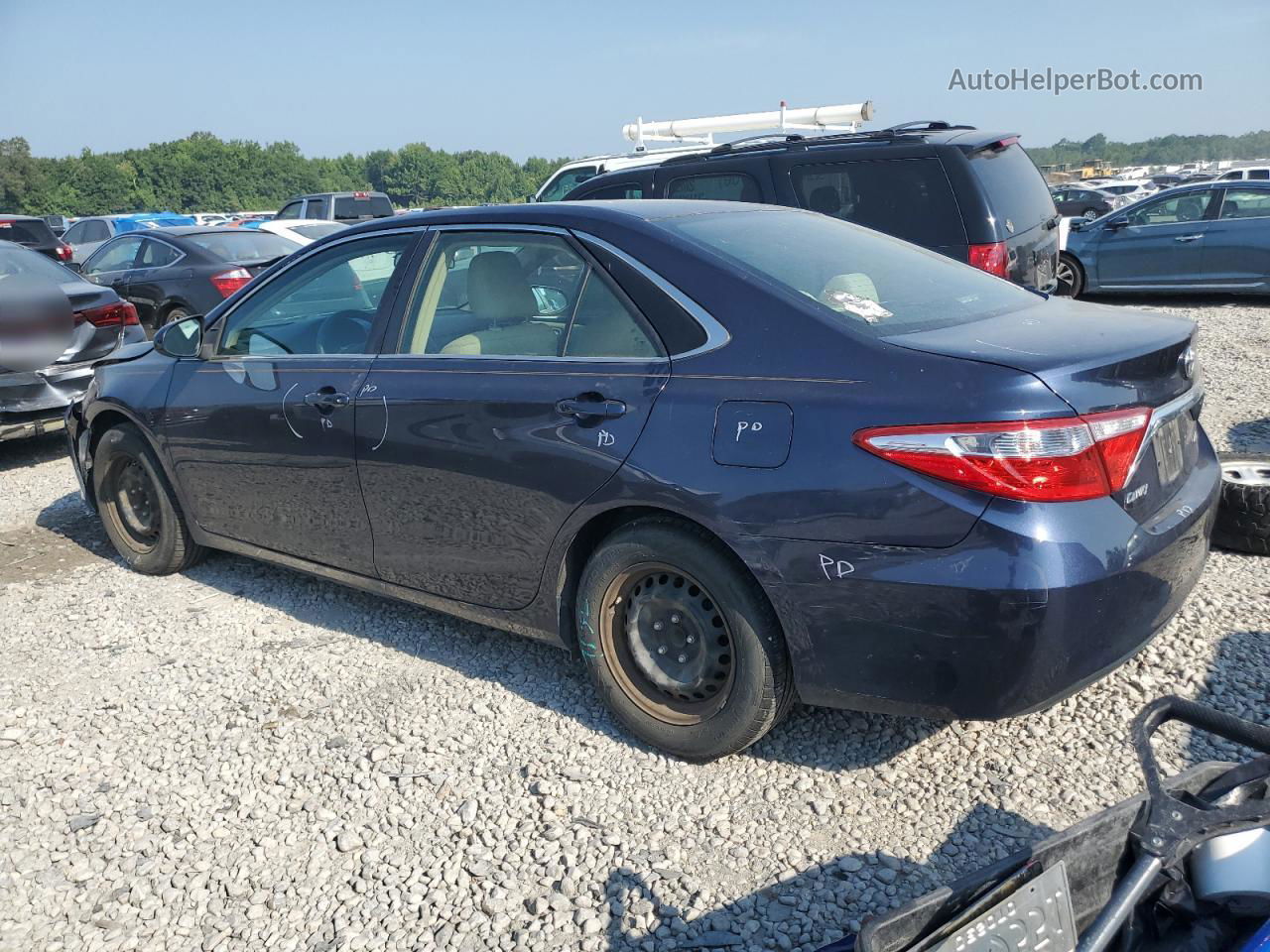 2016 Toyota Camry Le Синий vin: 4T4BF1FK3GR558242