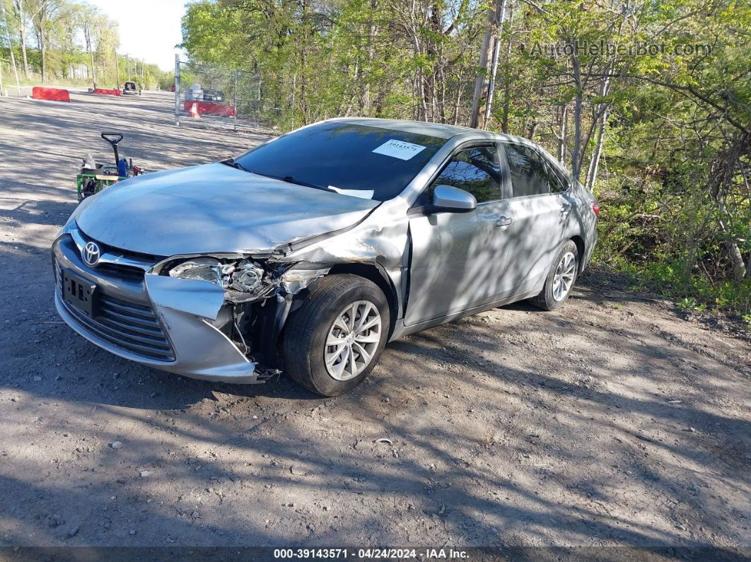 2016 Toyota Camry Le Silver vin: 4T4BF1FK3GR558578