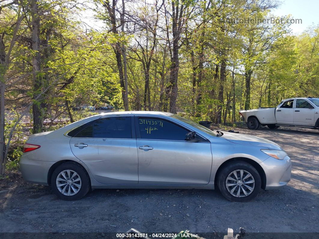 2016 Toyota Camry Le Silver vin: 4T4BF1FK3GR558578