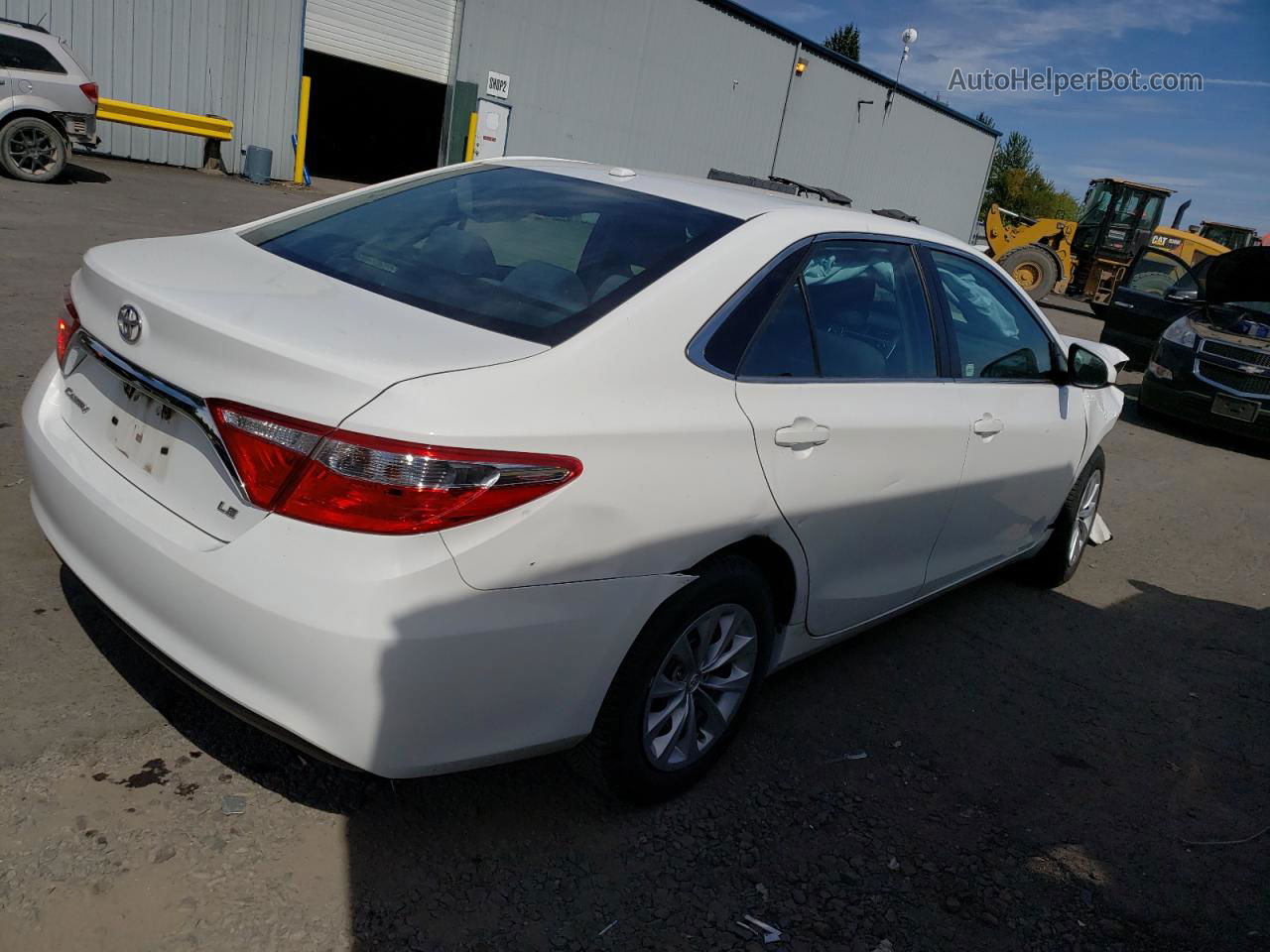 2016 Toyota Camry Le White vin: 4T4BF1FK3GR560279