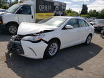 2016 Toyota Camry Le White vin: 4T4BF1FK3GR560279