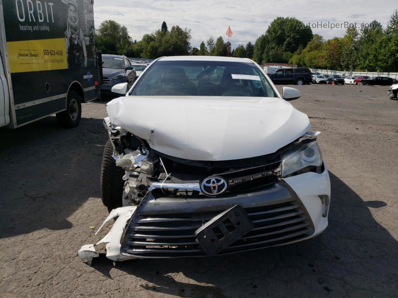 2016 Toyota Camry Le White vin: 4T4BF1FK3GR560279