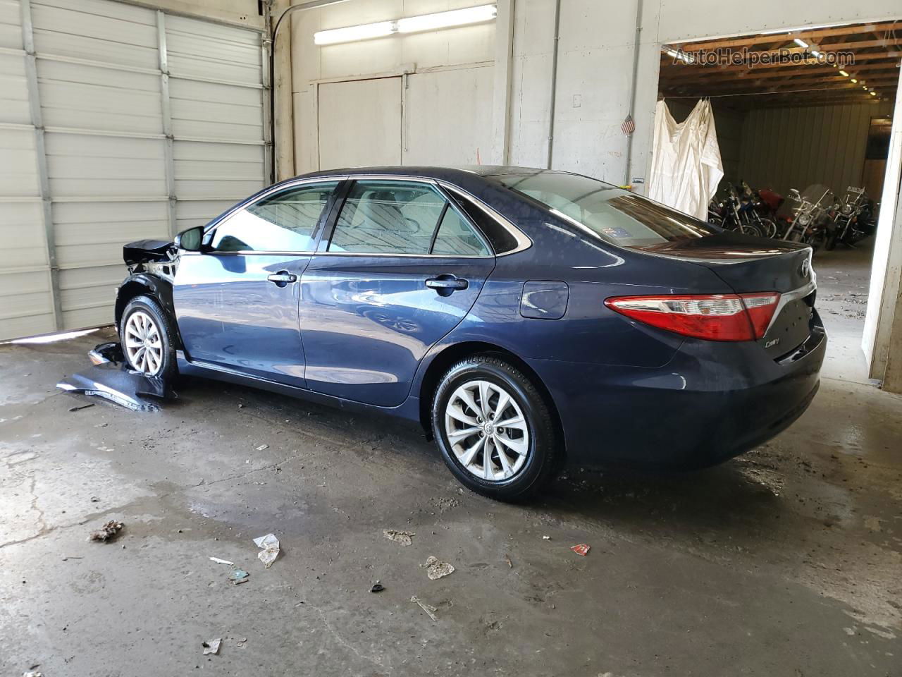 2016 Toyota Camry Le Blue vin: 4T4BF1FK3GR563392