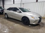 2016 Toyota Camry Le Tan vin: 4T4BF1FK3GR579284