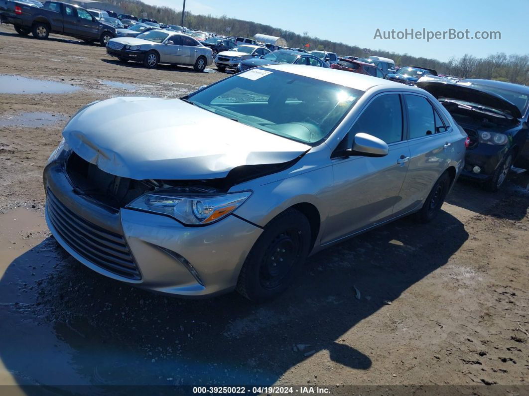 2016 Toyota Camry Le Silver vin: 4T4BF1FK3GR581293