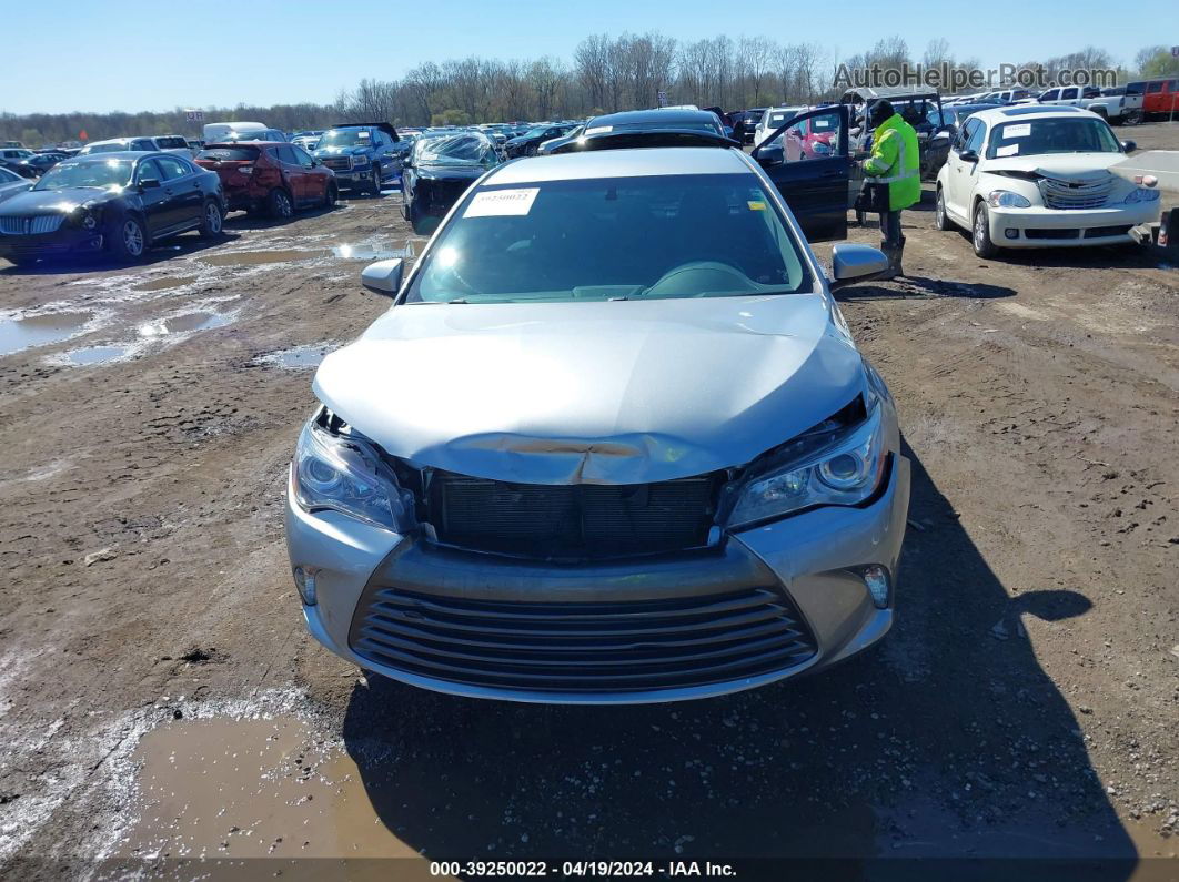 2016 Toyota Camry Le Серебряный vin: 4T4BF1FK3GR581293