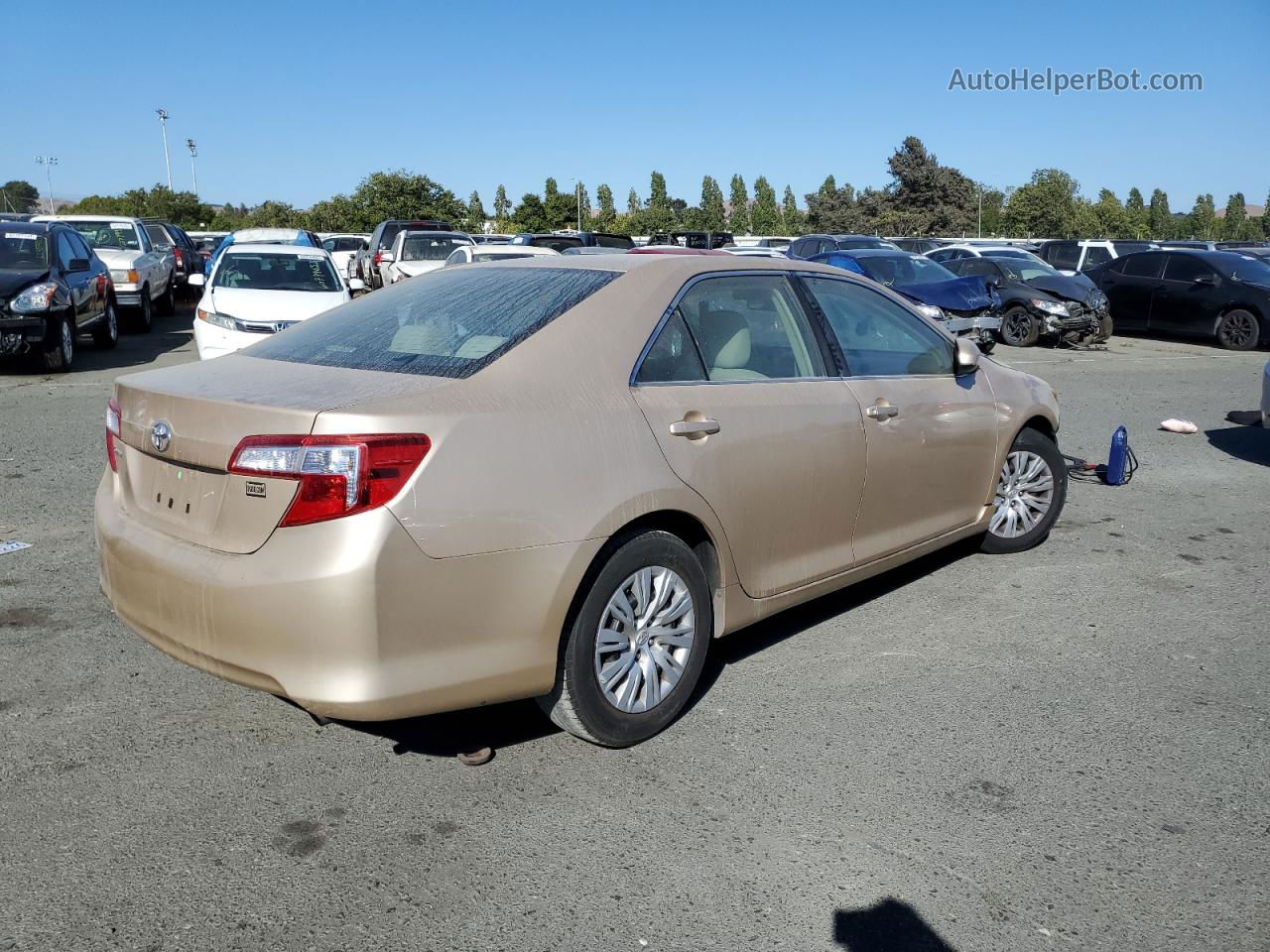 2012 Toyota Camry Base Бежевый vin: 4T4BF1FK5CR178457