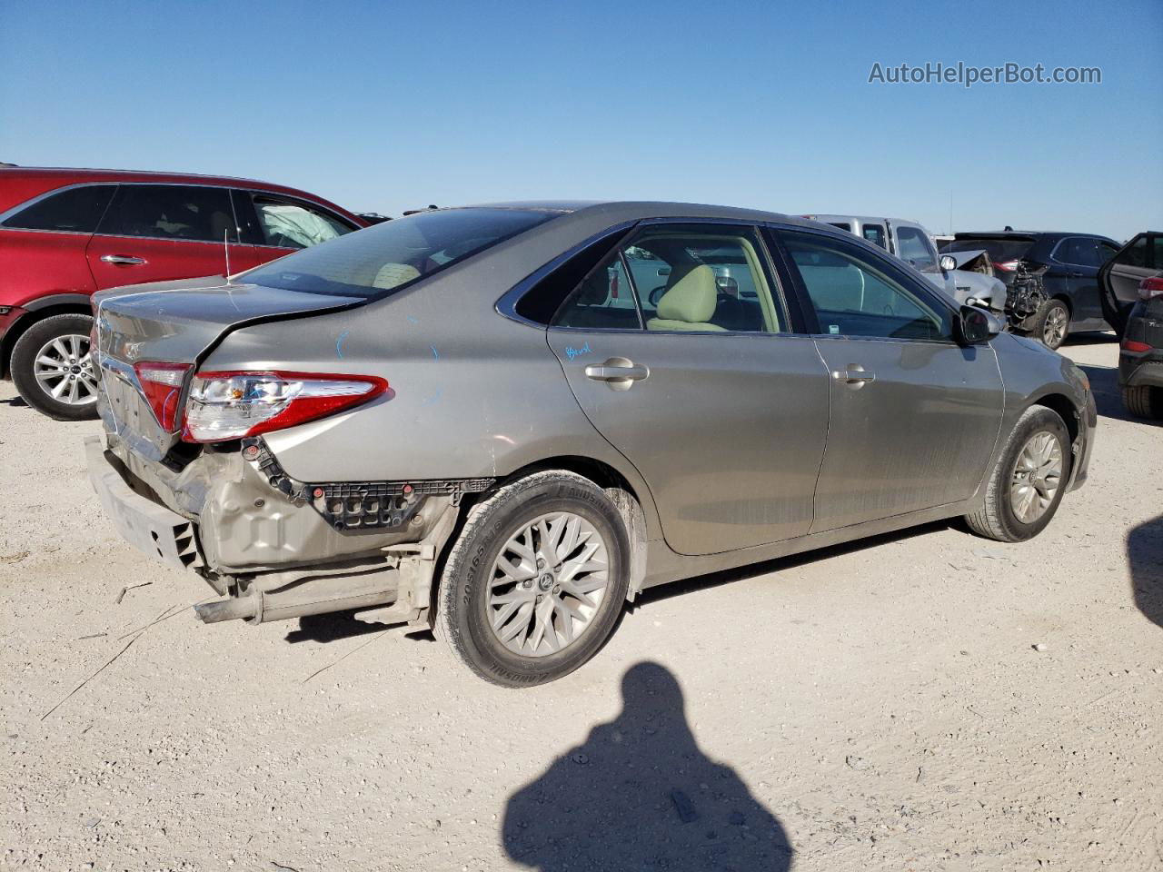 2016 Toyota Camry Le Gold vin: 4T4BF1FK5GR530457