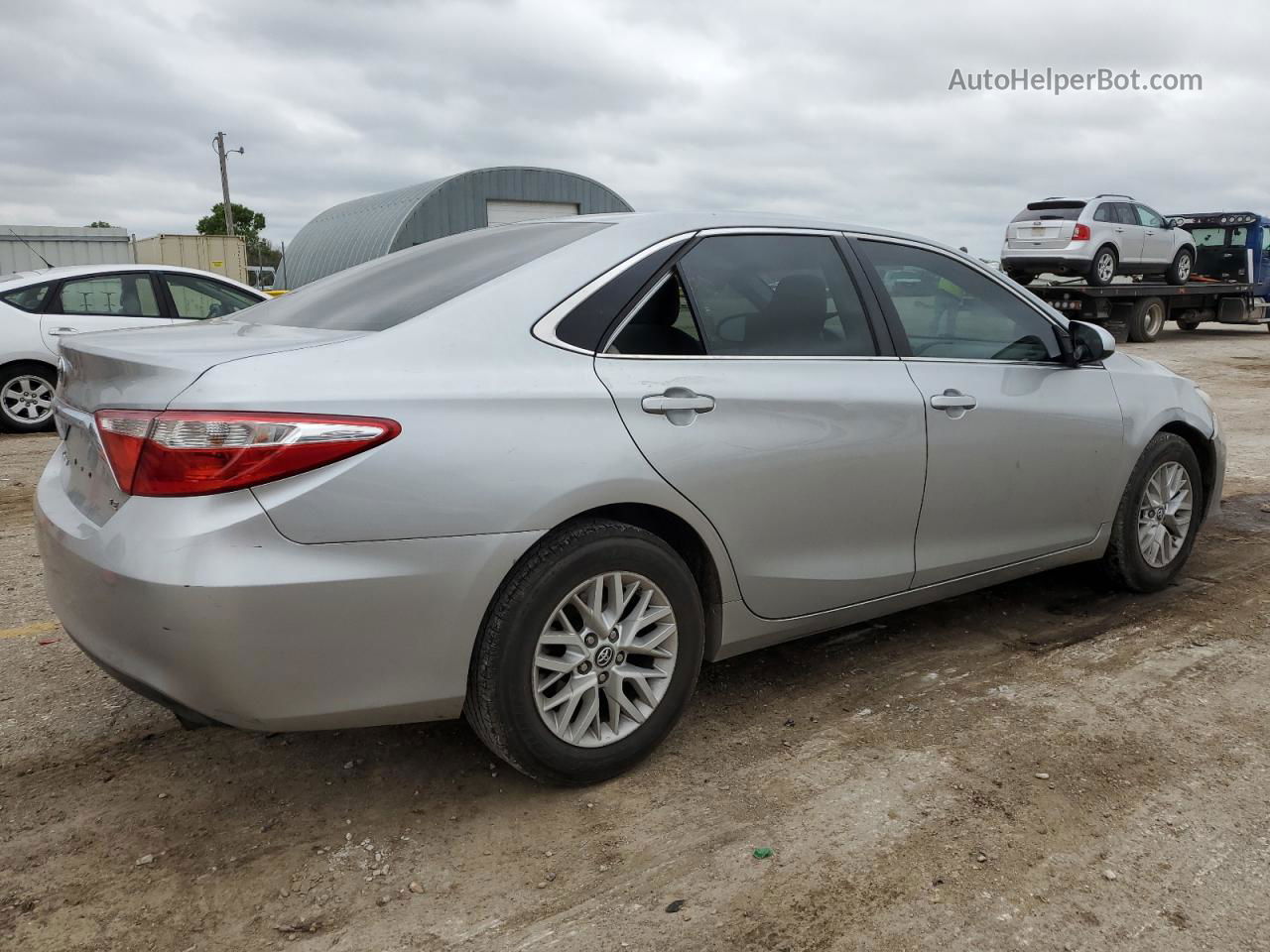 2016 Toyota Camry Le Silver vin: 4T4BF1FK5GR566326