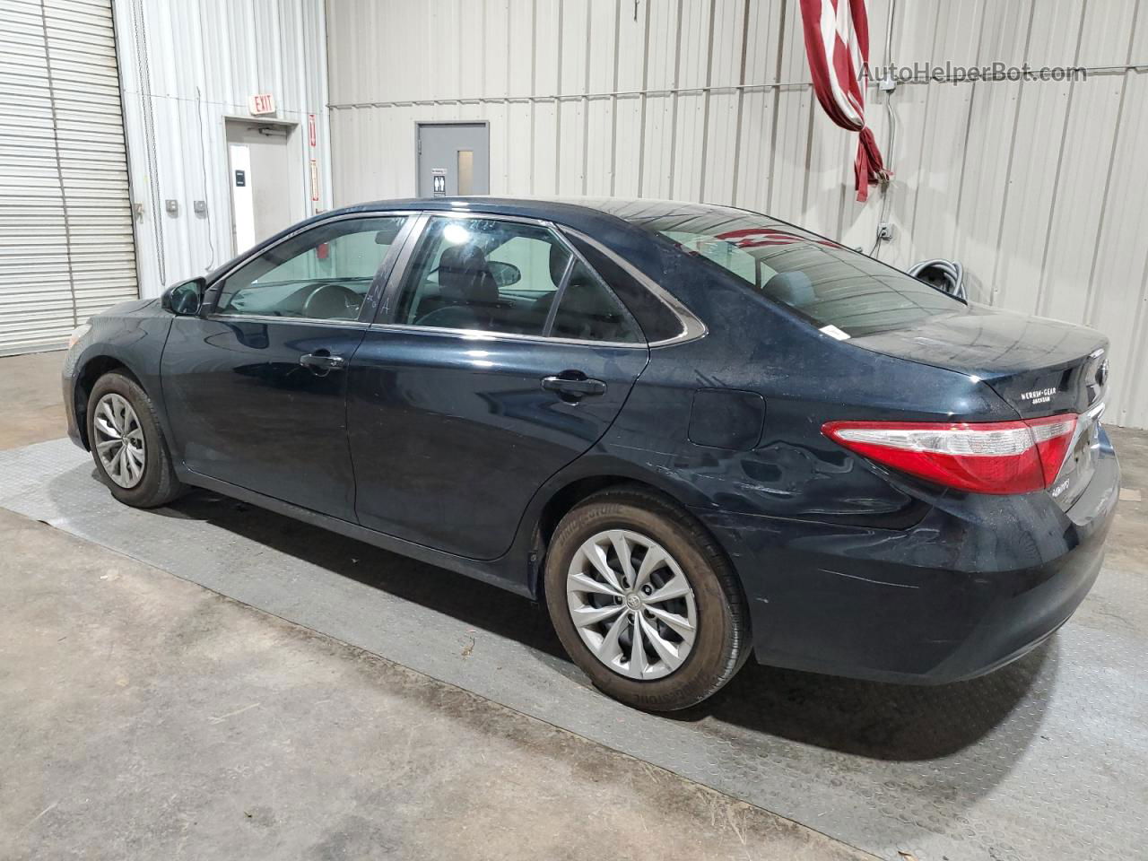 2016 Toyota Camry Le Blue vin: 4T4BF1FK6GR544626