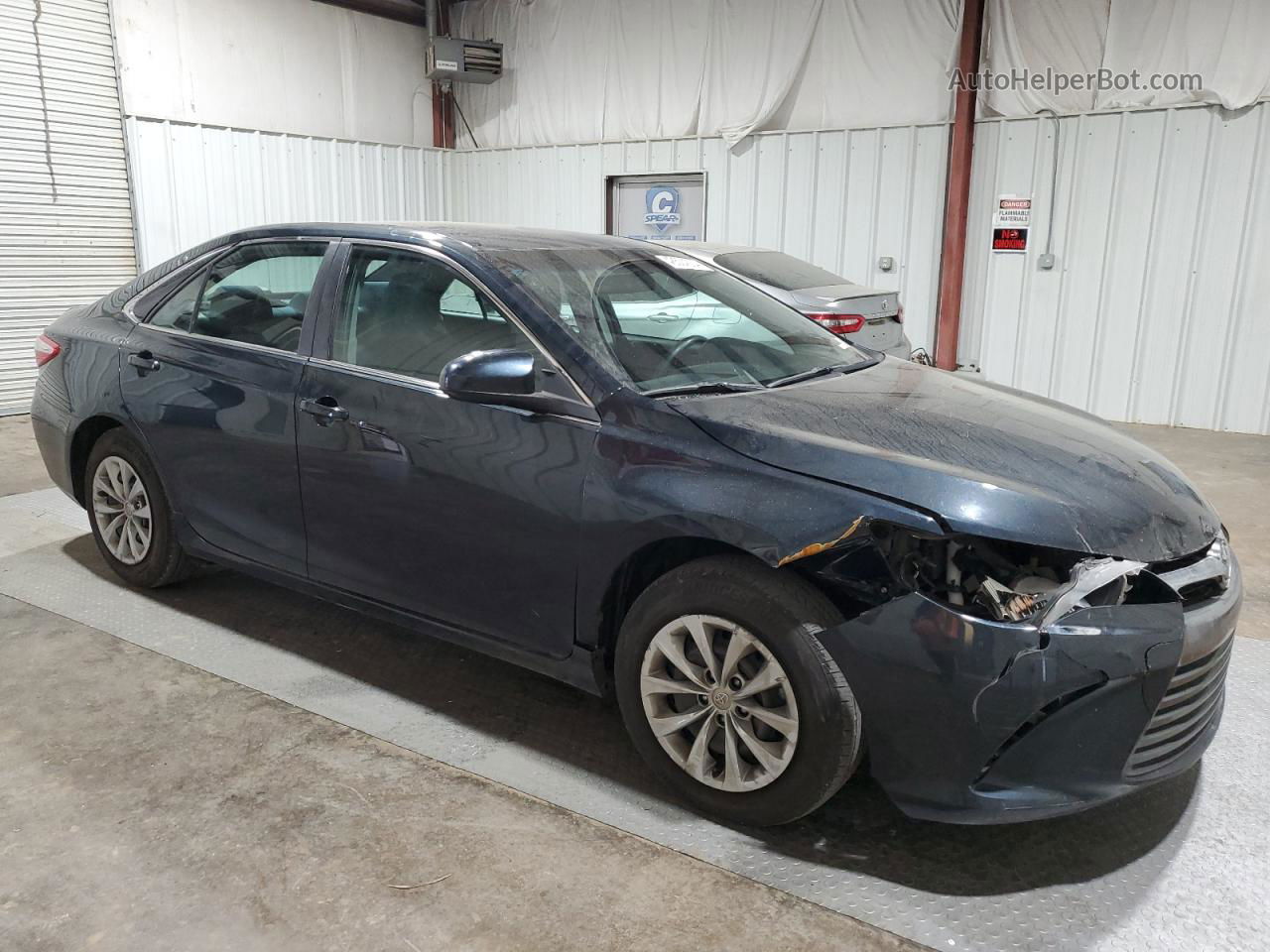 2016 Toyota Camry Le Blue vin: 4T4BF1FK6GR544626