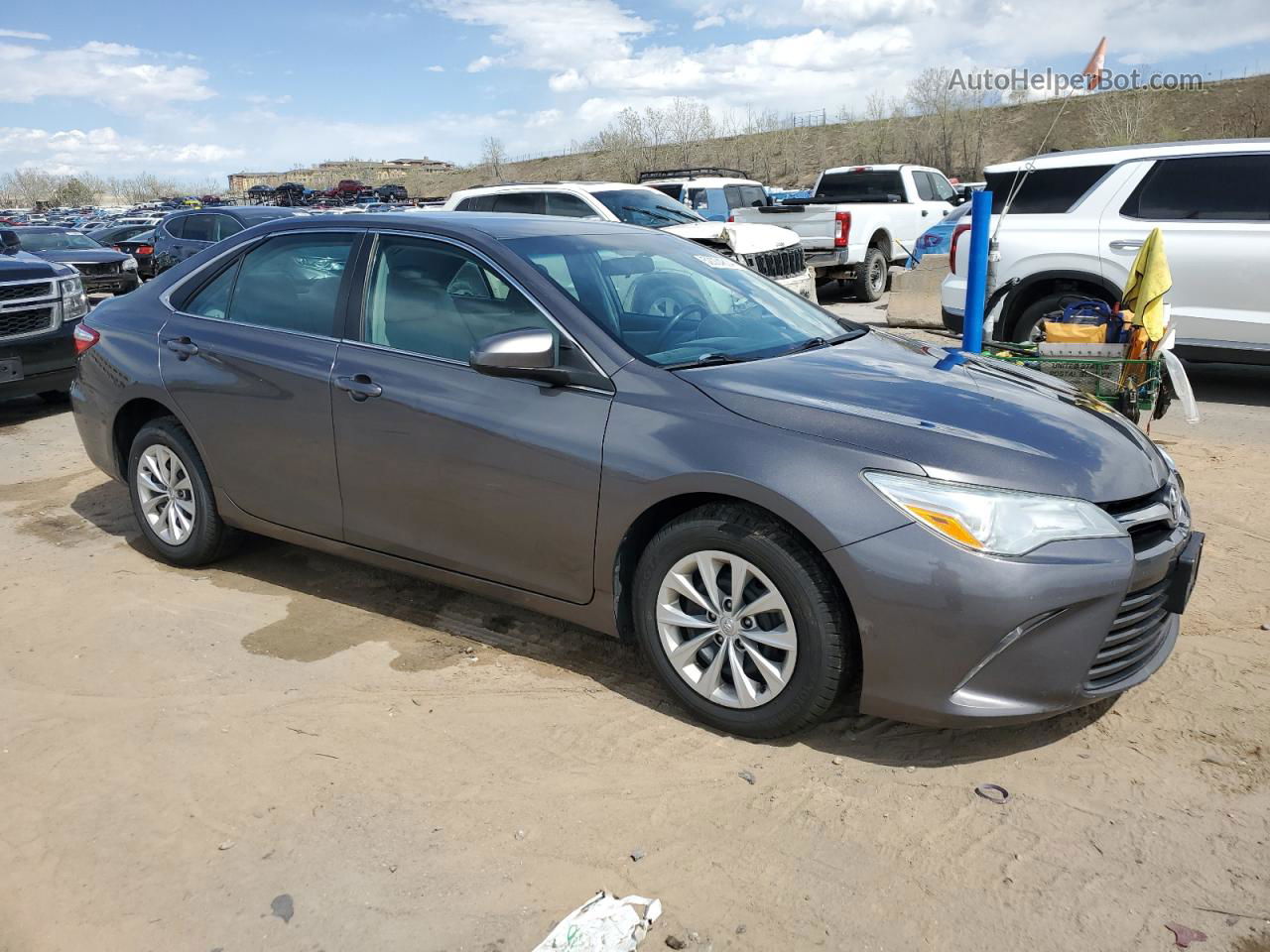 2016 Toyota Camry Le Gray vin: 4T4BF1FK7GR529147