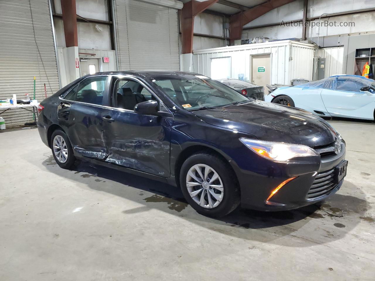 2016 Toyota Camry Le Black vin: 4T4BF1FK7GR530718