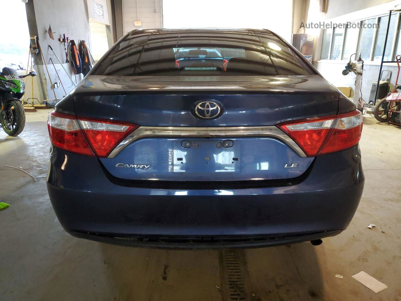 2016 Toyota Camry Le Blue vin: 4T4BF1FK7GR568983