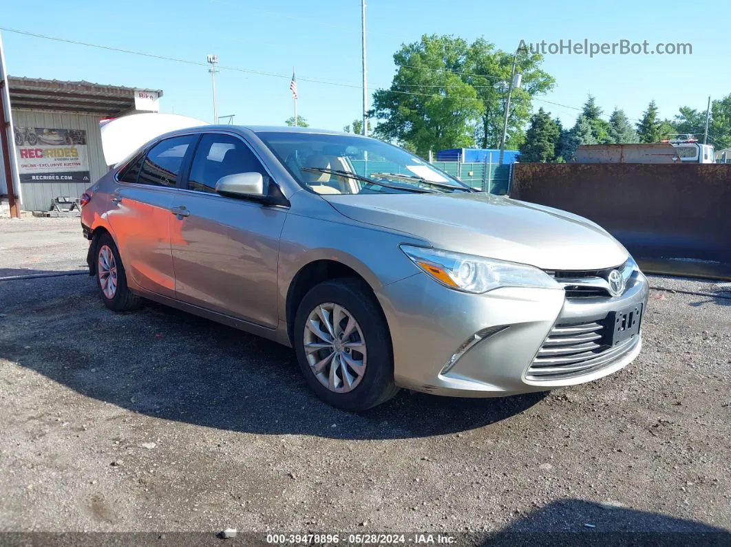 2016 Toyota Camry Le Champagne vin: 4T4BF1FK7GR578879