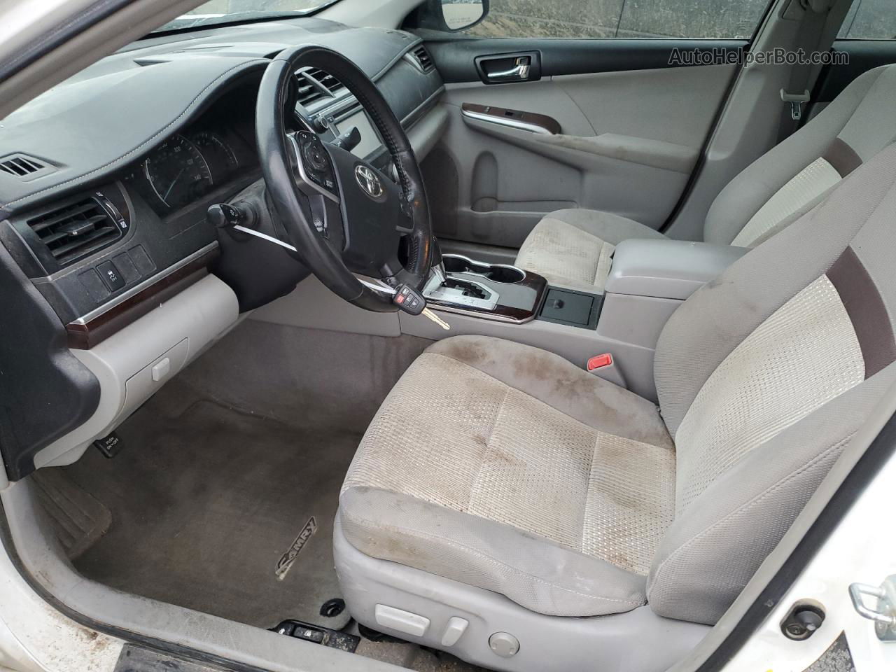 2012 Toyota Camry Base Белый vin: 4T4BF1FK8CR210138