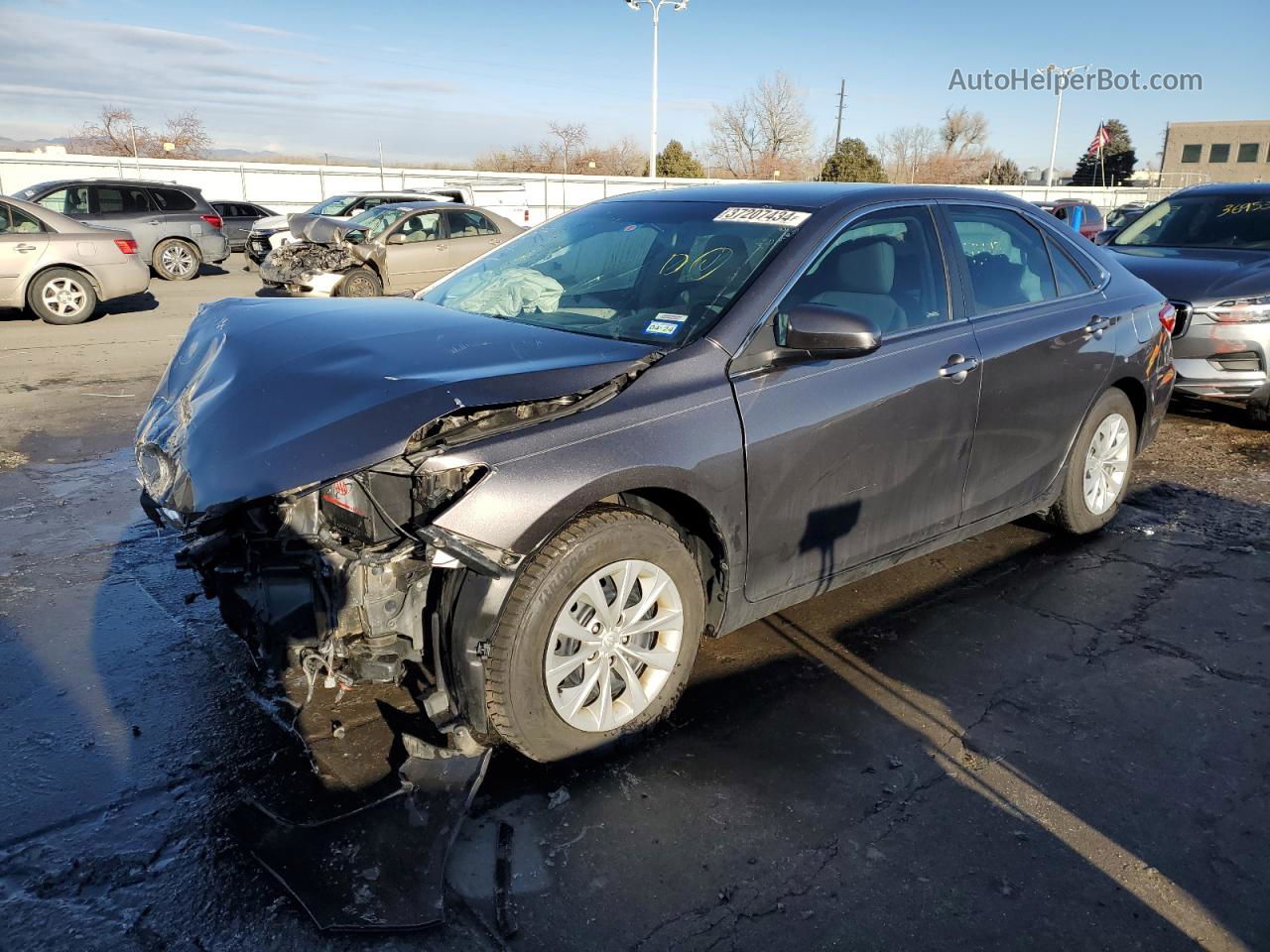 2016 Toyota Camry Le Charcoal vin: 4T4BF1FK8GR521090