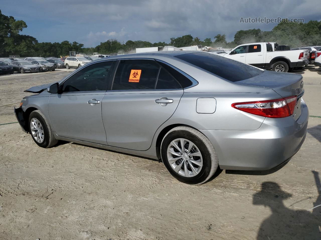 2016 Toyota Camry Le Серебряный vin: 4T4BF1FK8GR551044