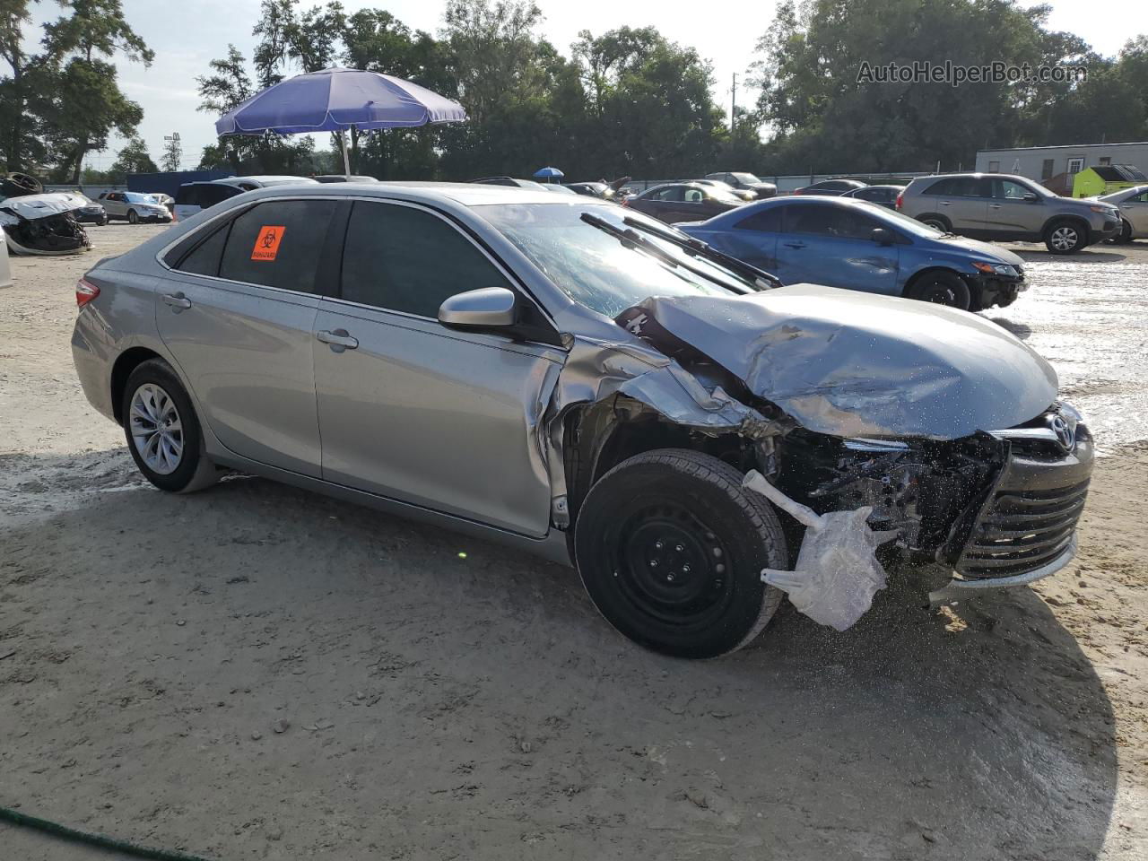 2016 Toyota Camry Le Silver vin: 4T4BF1FK8GR551044