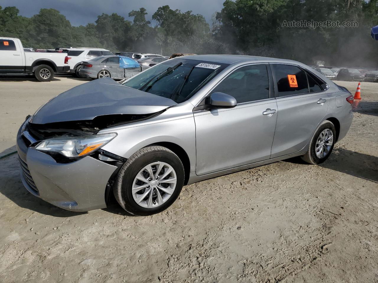 2016 Toyota Camry Le Silver vin: 4T4BF1FK8GR551044