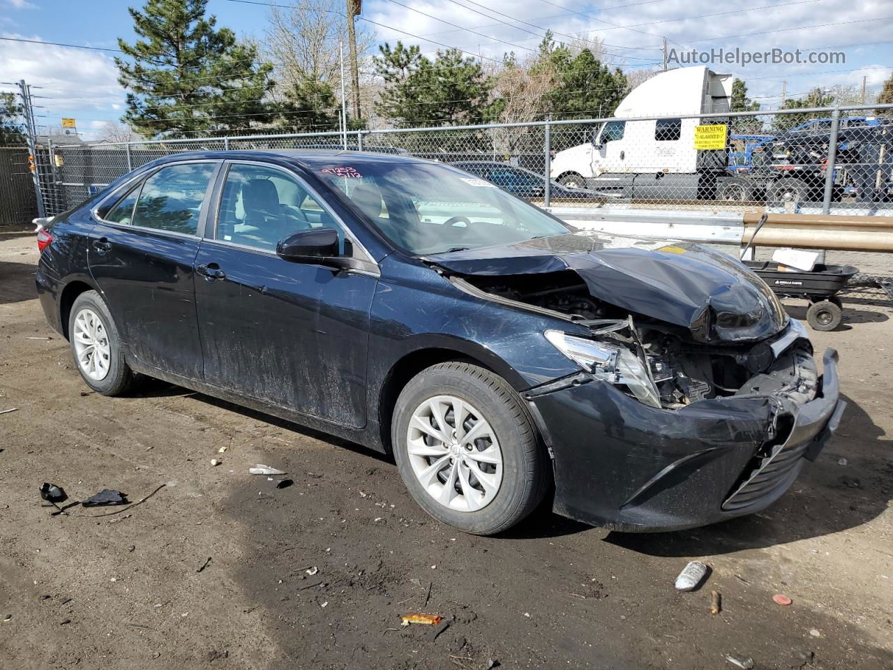 2016 Toyota Camry Le Black vin: 4T4BF1FK8GR559936