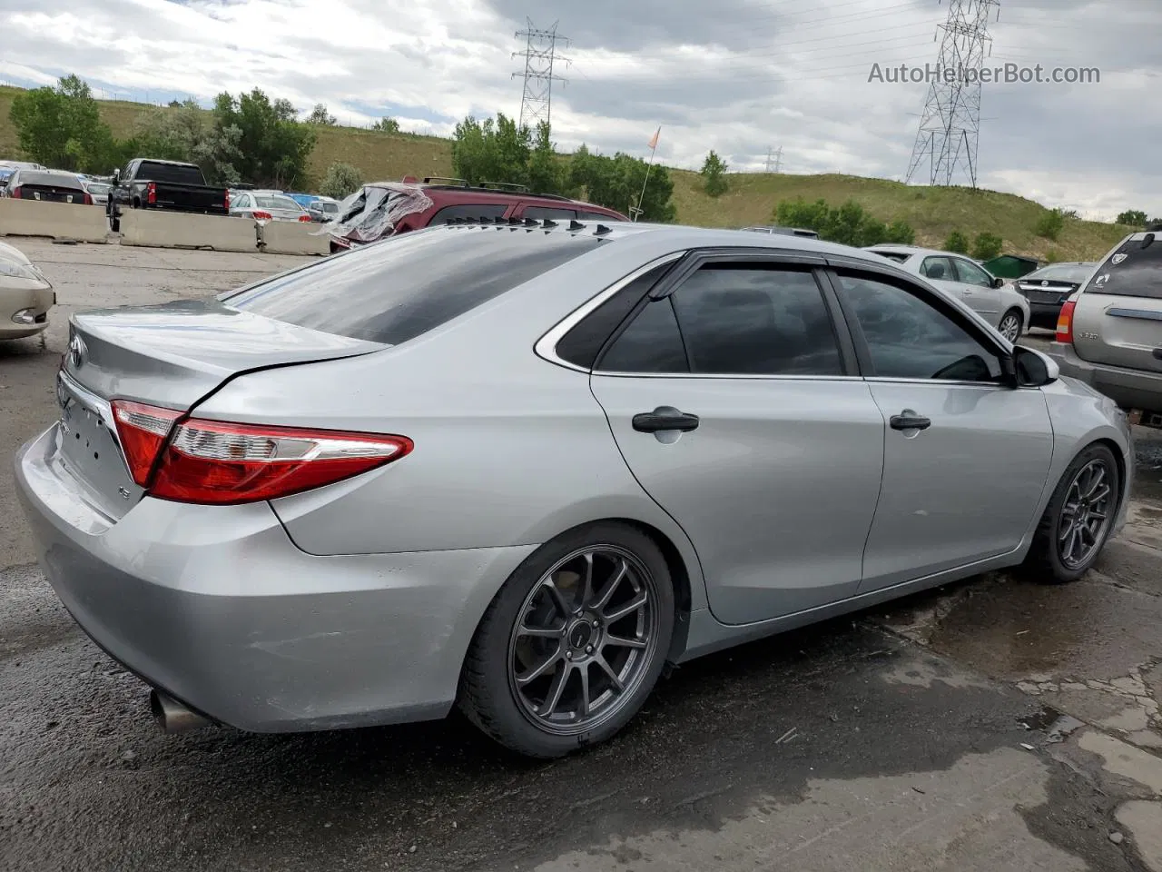 2016 Toyota Camry Le Silver vin: 4T4BF1FK8GR570189