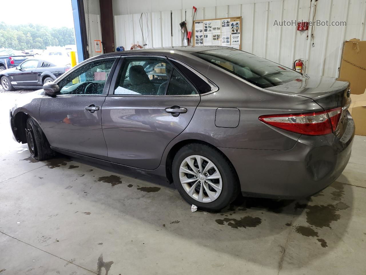 2016 Toyota Camry Le Gray vin: 4T4BF1FK8GR582262