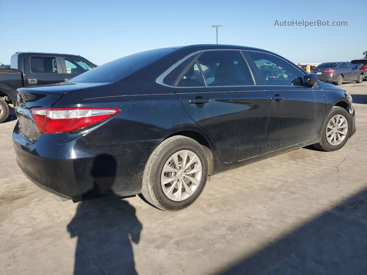 2016 Toyota Camry Le Black vin: 4T4BF1FK9GR575059