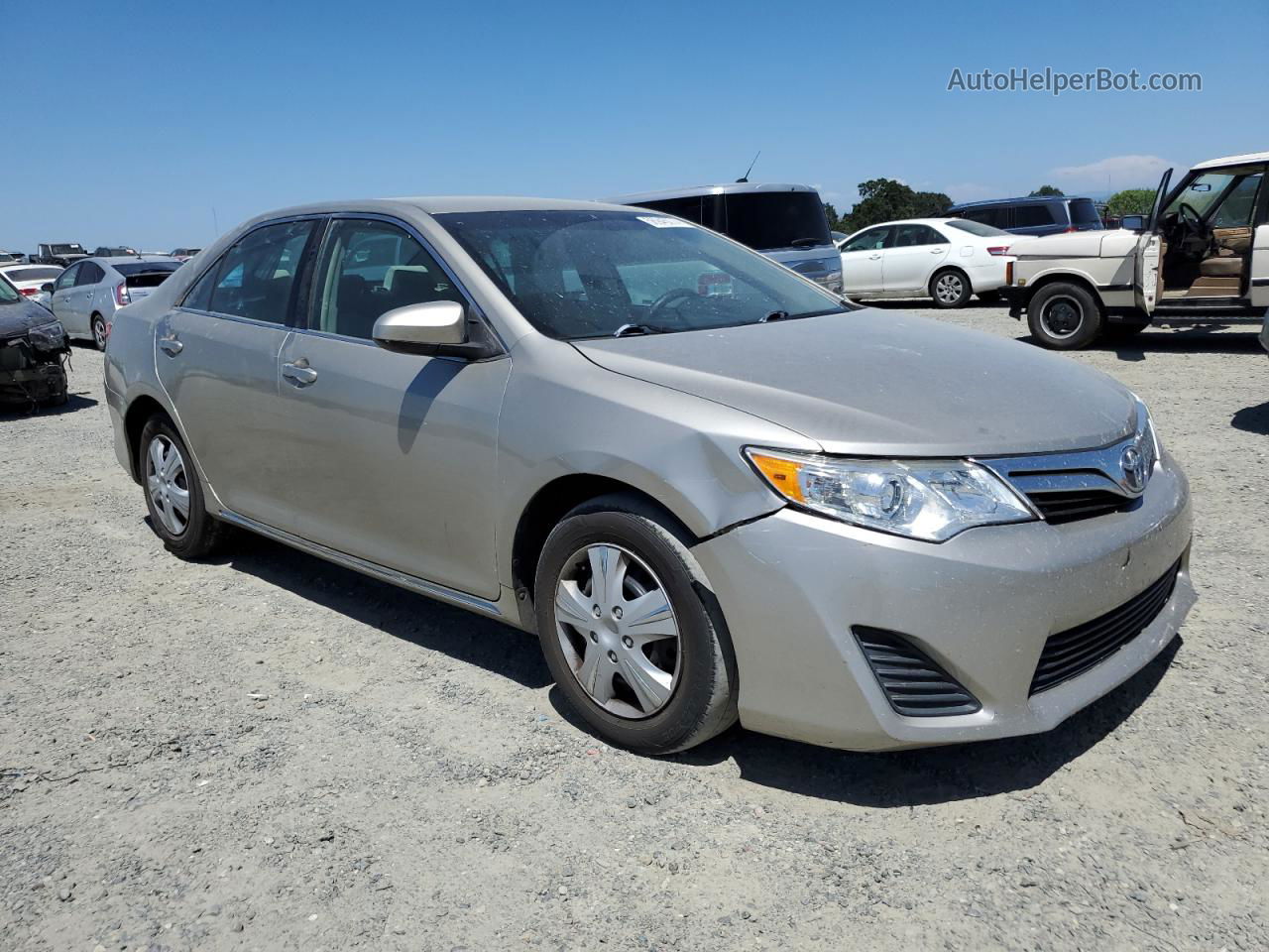 2014 Toyota Camry L Золотой vin: 4T4BF1FKXER439360