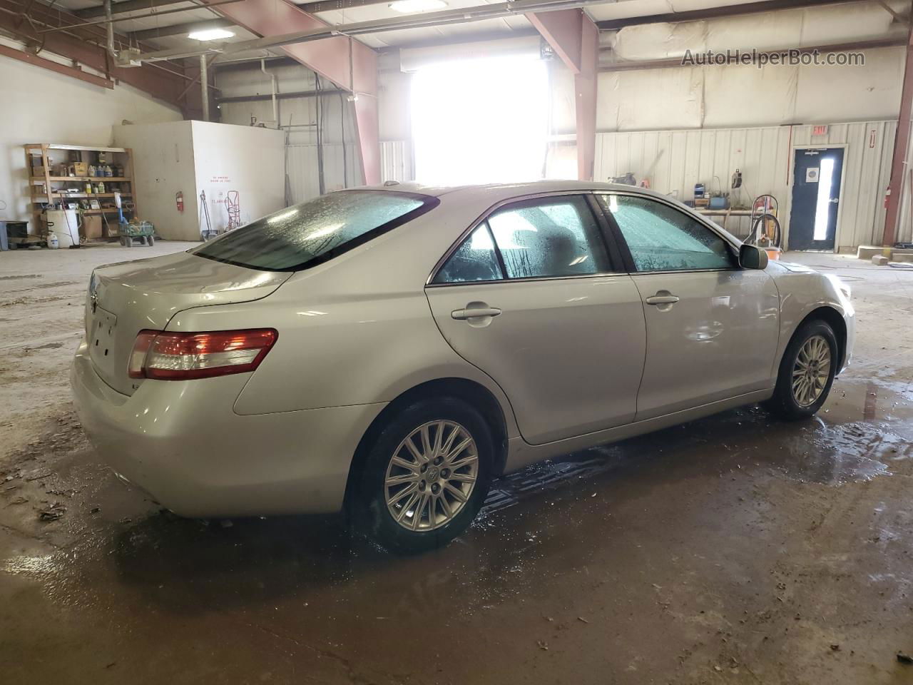 2011 Toyota Camry Base Серебряный vin: 4T4BF3EK3BR219437