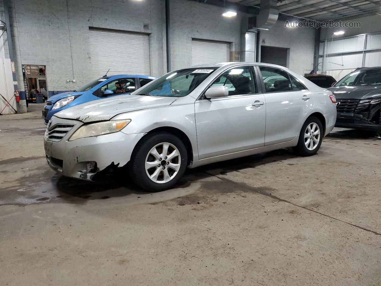 2011 Toyota Camry Base Серебряный vin: 4T4BF3EKXBR101000