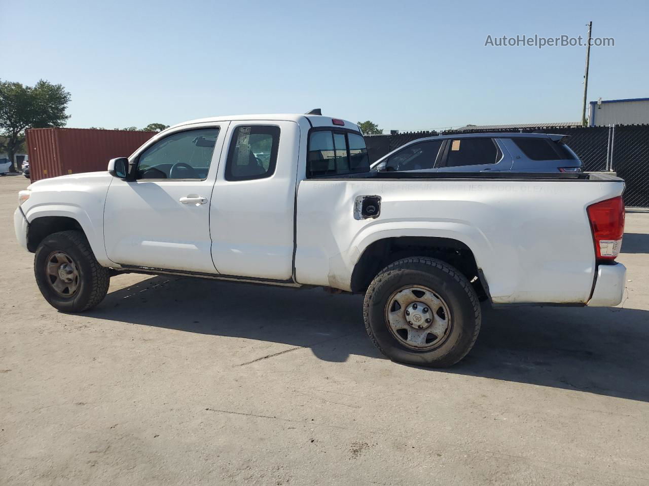 2017 Toyota Tacoma Access Cab White vin: 5TFRX5GN2HX075352
