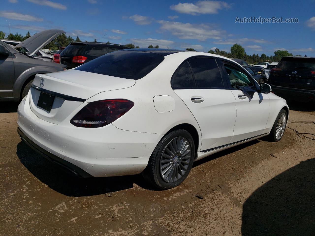 2015 Mercedes-benz C 300 White vin: 55SWF4JB0FU044850